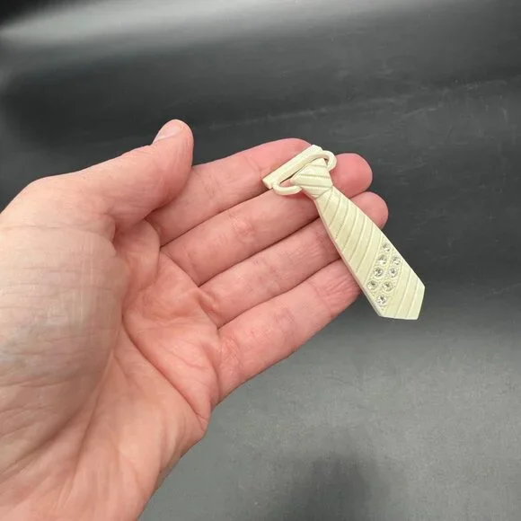 Vintage Brooch Pin Necktie Novelty Accessory Tie Cream Plastic Rhinestones Retro - Picture 5 of 6